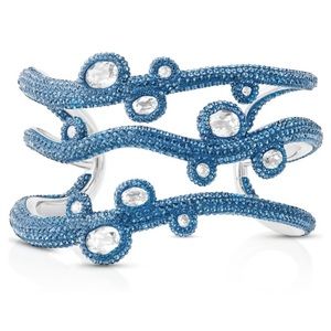 Beyond gorgeous Swarovski cuff